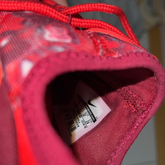 Nike Air Huarache Red, Pink, Maroon, Silver Camo-like print.  SUPER RARE! - Picture 5 of 5